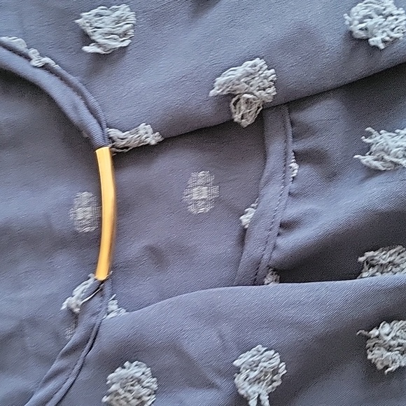 Navy Frayed Thread Sleeveless Blouse - Picture 4 of 7